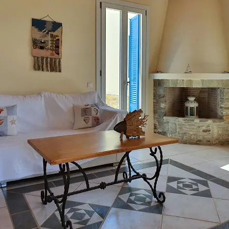 Monolithos Nyaraló Kiprí