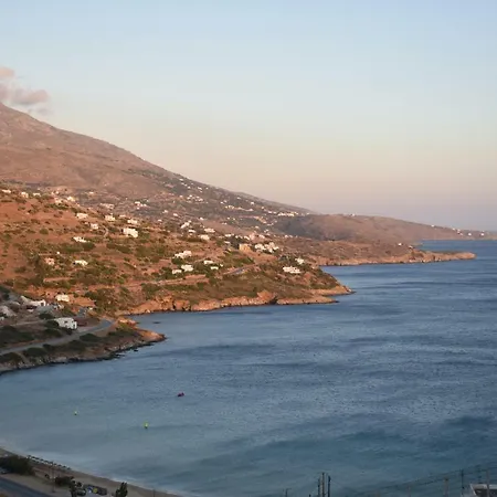 Monolithos Nyaraló Kiprí