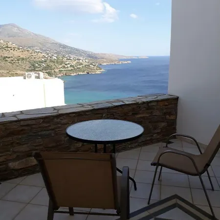 Nyaraló Monolithos Kiprí