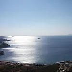 Monolithos Semesterbostad