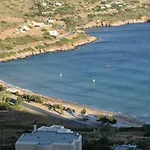 בית נופש Monolithos