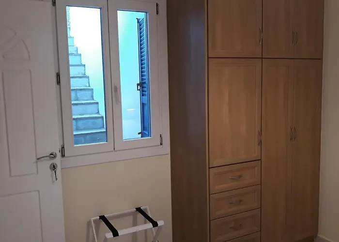 別荘 Monolithos キプリ