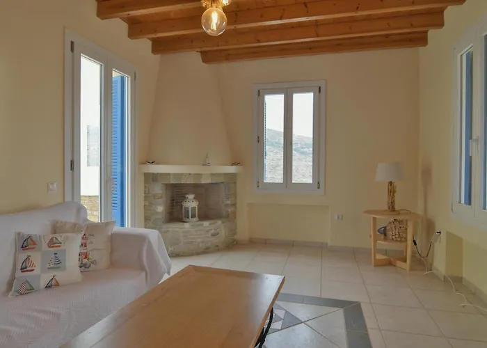 別荘 Monolithos キプリ