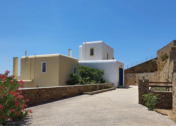 別荘 Monolithos キプリ