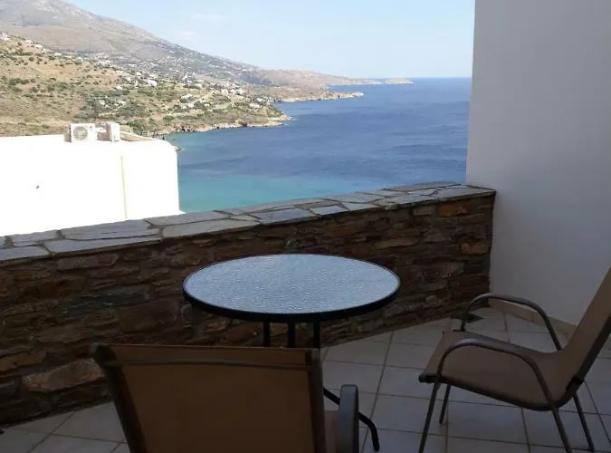 別荘 Monolithos キプリ